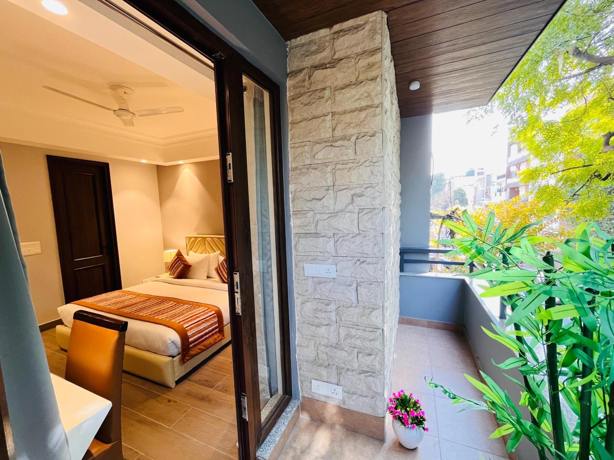Hotel Gianmala Residency South Extension Near Aiims Delhi Yeni Delhi Dış mekan fotoğraf