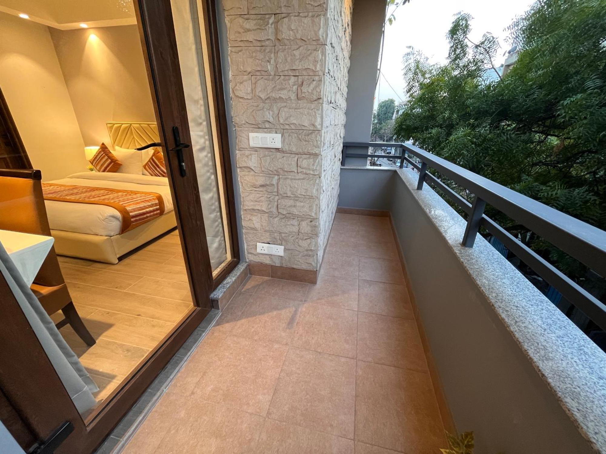 Hotel Gianmala Residency South Extension Near Aiims Delhi Yeni Delhi Dış mekan fotoğraf