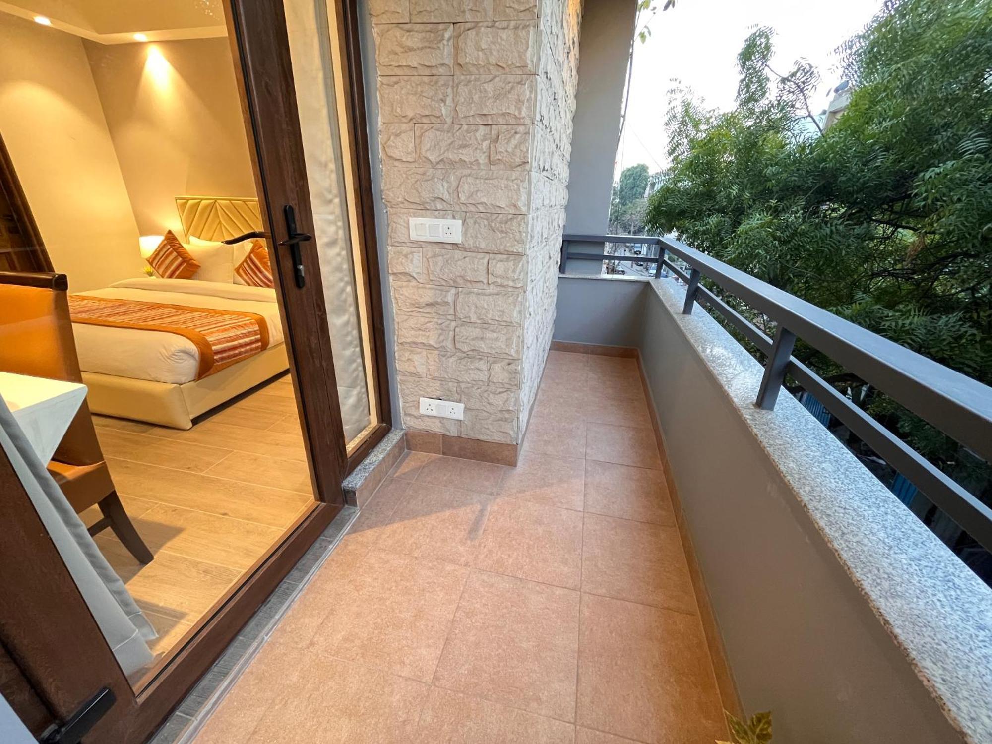 Hotel Gianmala Residency South Extension Near Aiims Delhi Yeni Delhi Dış mekan fotoğraf
